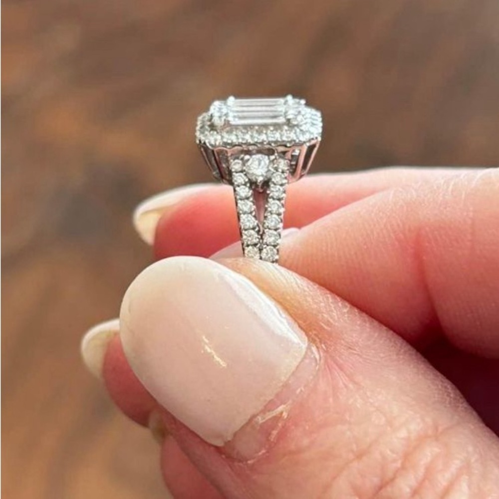 Gorgeous Emerald Cut Natural Diamond Ring size 5.5, 14K white gold, 1.22 carats - Picture 5 of 10